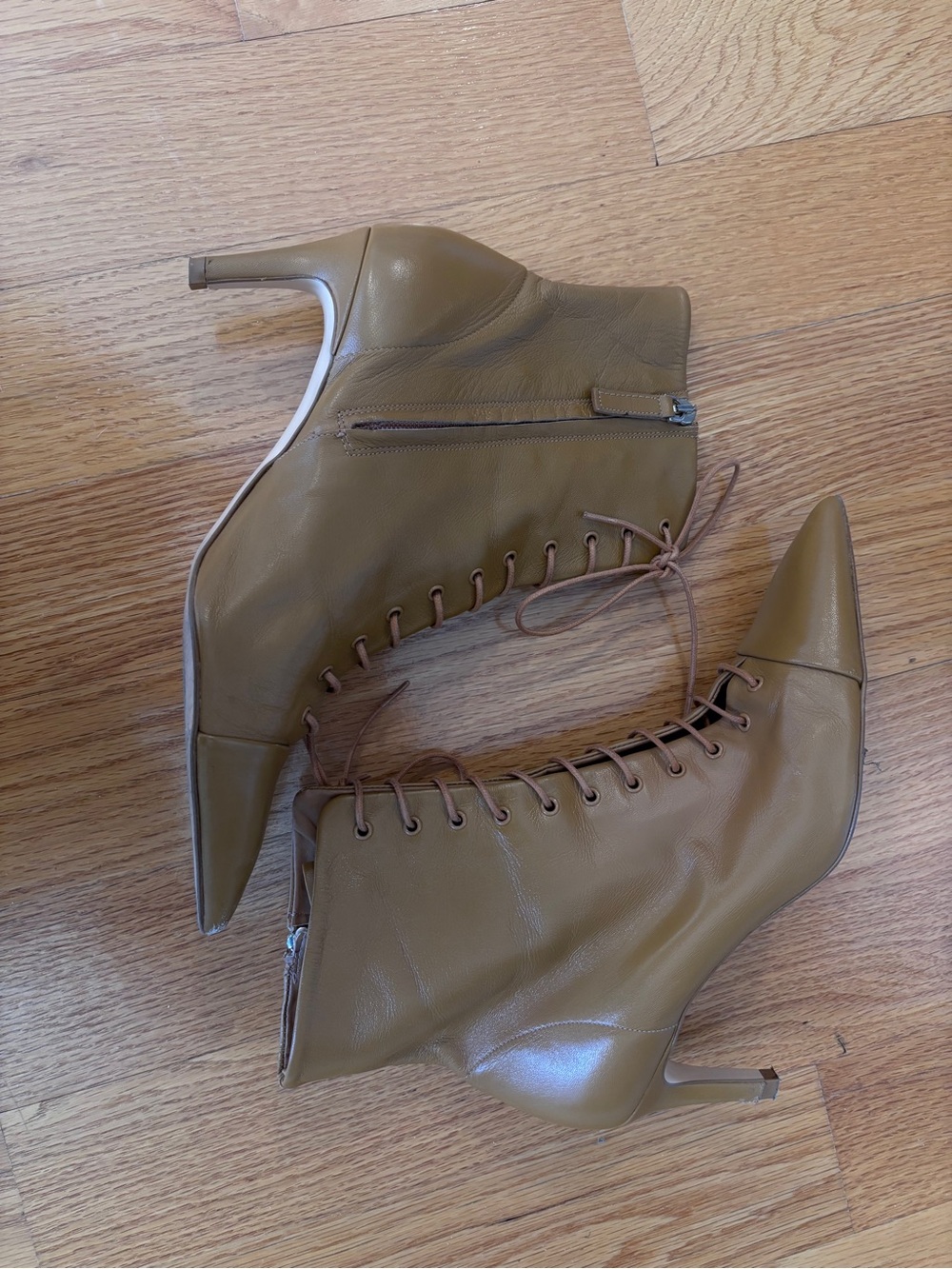 Zara camel leather lace-up pointed-toe ankle boots with a side zip closure.sz 10